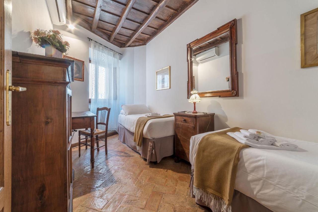By The Charming Piazza Navona - Fromhometorome Rome
