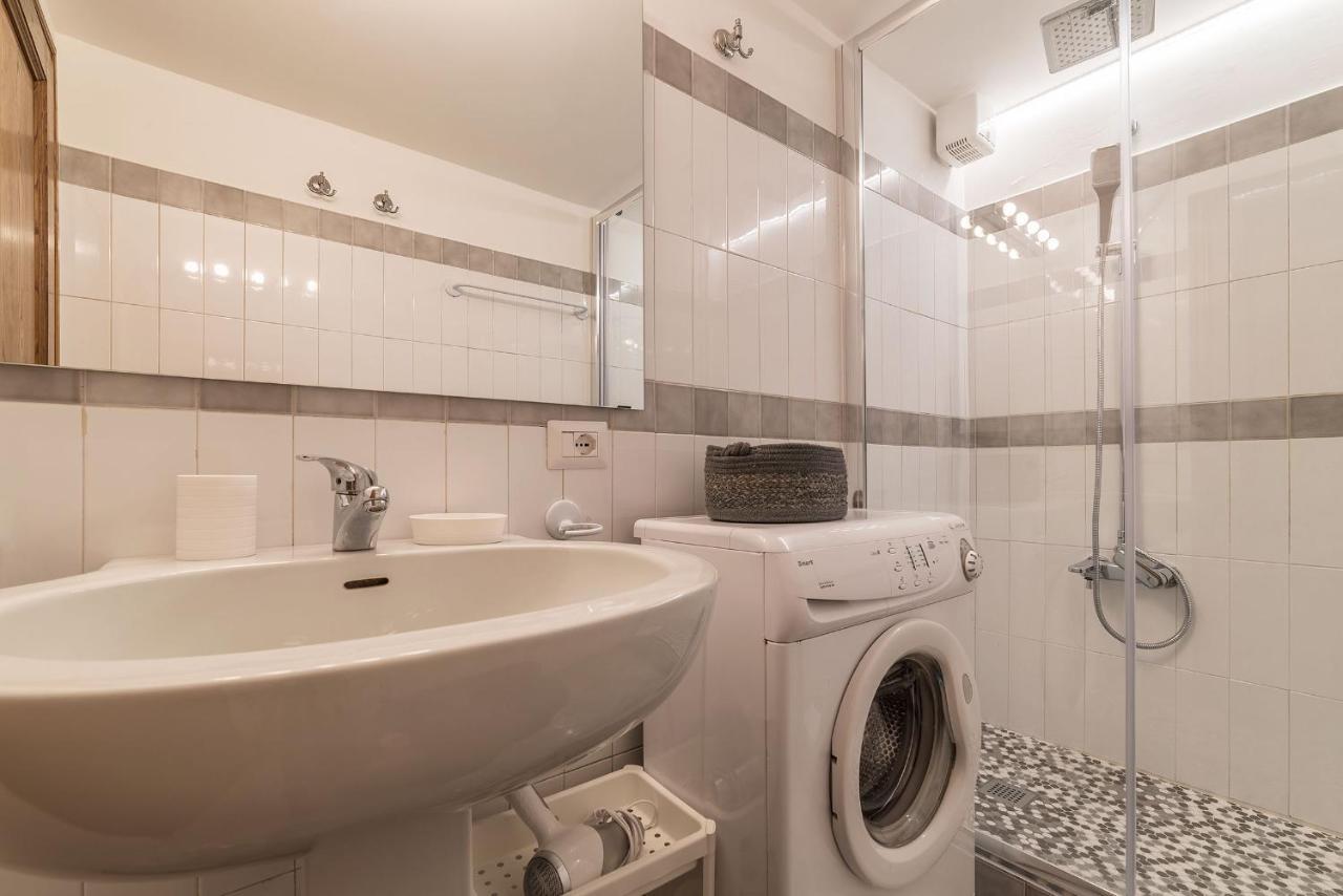 By The Charming Piazza Navona - Fromhometorome Apartamento *